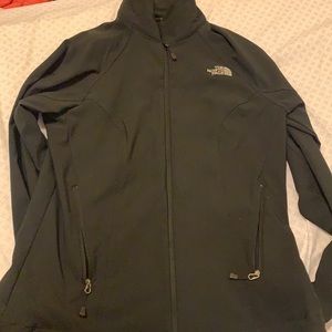 Women’s black northface jacket